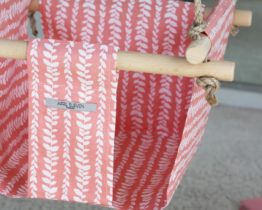 balancoire-bebe-en-tissu-rose (2)