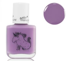 lily-licorne-petite-manucurist